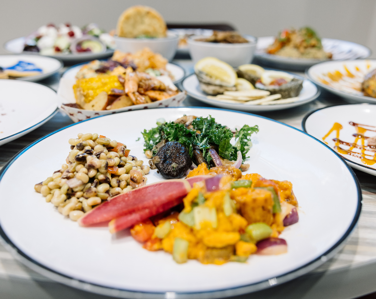 A dish with pink eyed peas. 